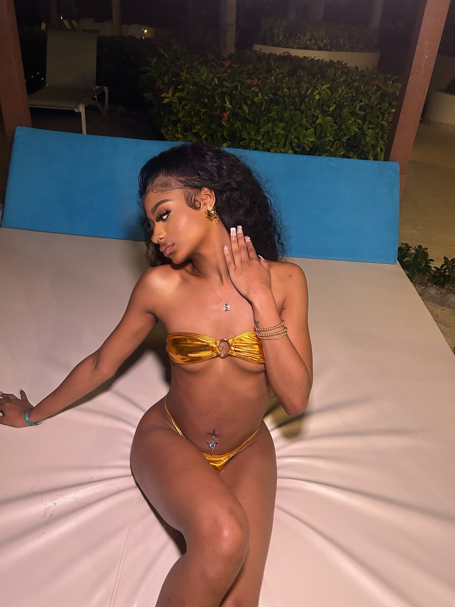 _yogurlmoy's tweet photo. Pretty bombaclot gyal…🇯🇲 https://t.co/7mbjEbqBlS