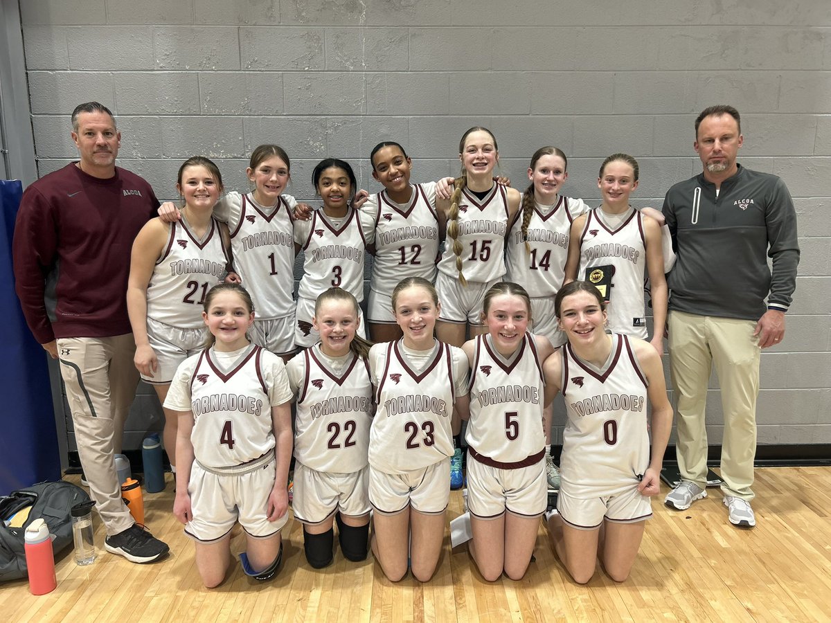 AlcoaMiddle's tweet photo. Help us celebrate the Area 4AA District Champions! Congratulations AMS Lady Ts on defeating Pigeon Forge with the final score of 47-25! Way to go Ladies!

Congrats also goes out to Maggie Baumann, Layton Flatt &amp; MVP Harper Stinnett for making the All-Tournamwnt Team! 🌪️🏀 https://t.co/pV3Gjq2zEu