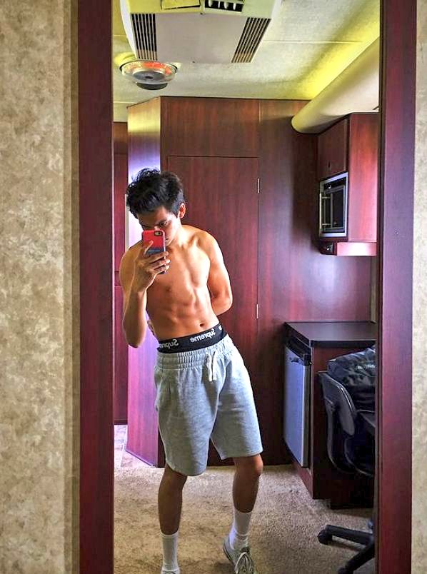 Sending a pic @azyreth, way before he heads over to the party.