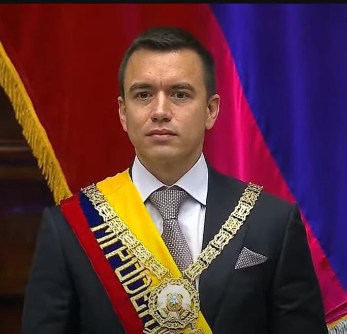 ElDatoEcua's tweet photo. #Urgente ¡Ecuador no está en la lista de los países que Trump dispuso la deportaciones de sus ciudadanos!

Brasil, Honduras, Guatemala, México, India, El Salvador, Haiti, China, Venezuela, Pakistán, son los países a los cuáles el presidente de EEUU, Donald Trump ordenó iniciar deportaciones.