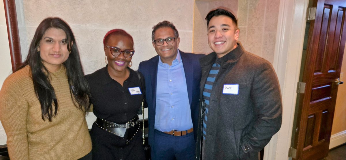 OhioStateNeph's tweet photo. What a great talk by our own @samirparikhOSU for the NKF last night!
Also great to see some of our fellows Vince Ngo, MD and Neha Patel, MD alone with Ida Ayensu, NP-C, CNN- NP
#NephRocks https://t.co/EjoDG4OExe
