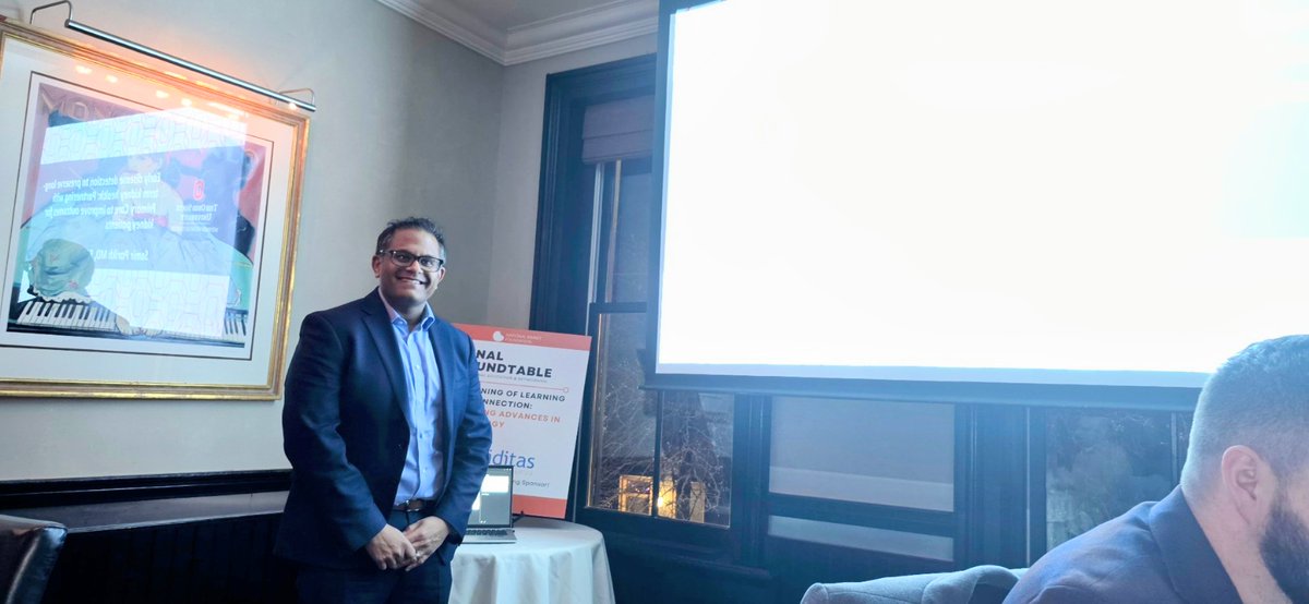 OhioStateNeph's tweet photo. What a great talk by our own @samirparikhOSU for the NKF last night!
Also great to see some of our fellows Vince Ngo, MD and Neha Patel, MD alone with Ida Ayensu, NP-C, CNN- NP
#NephRocks https://t.co/EjoDG4OExe
