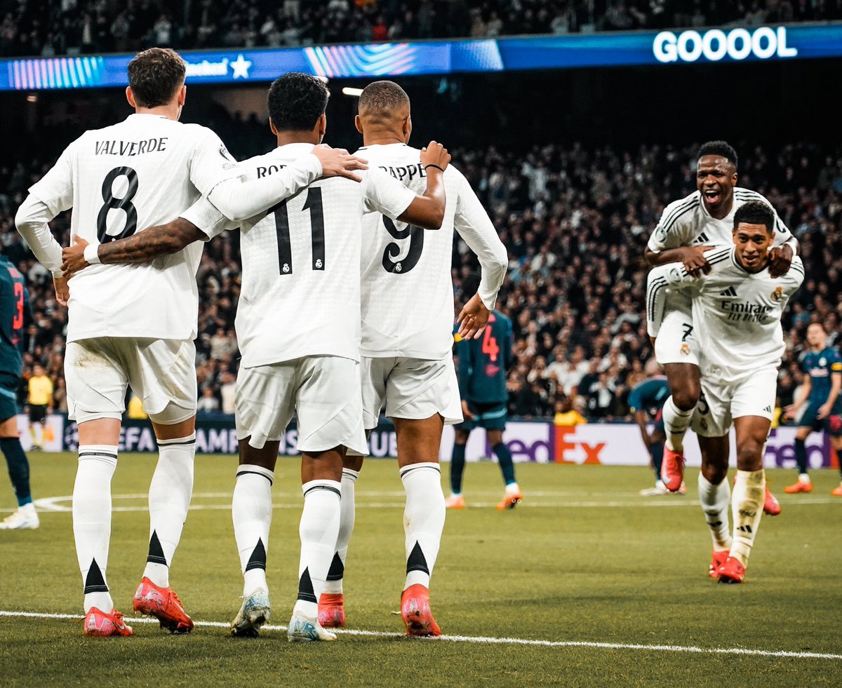 Kylian Mbappé - 19 gols, 4 assistências;
Viní Jr - 17 gols, 10 assistências;
Rodrygo - 10 gols, 6 assistências;
Jude Bellingham - 9 gols, 9 assistências.

🥶