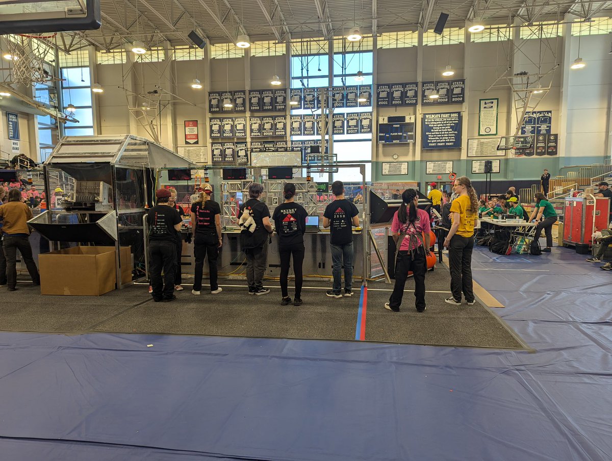 Skynet_Robotics's tweet image. Girls Generation &amp;amp; FIRST Chance weekend! We had a wonderful time competing against all the other teams!
