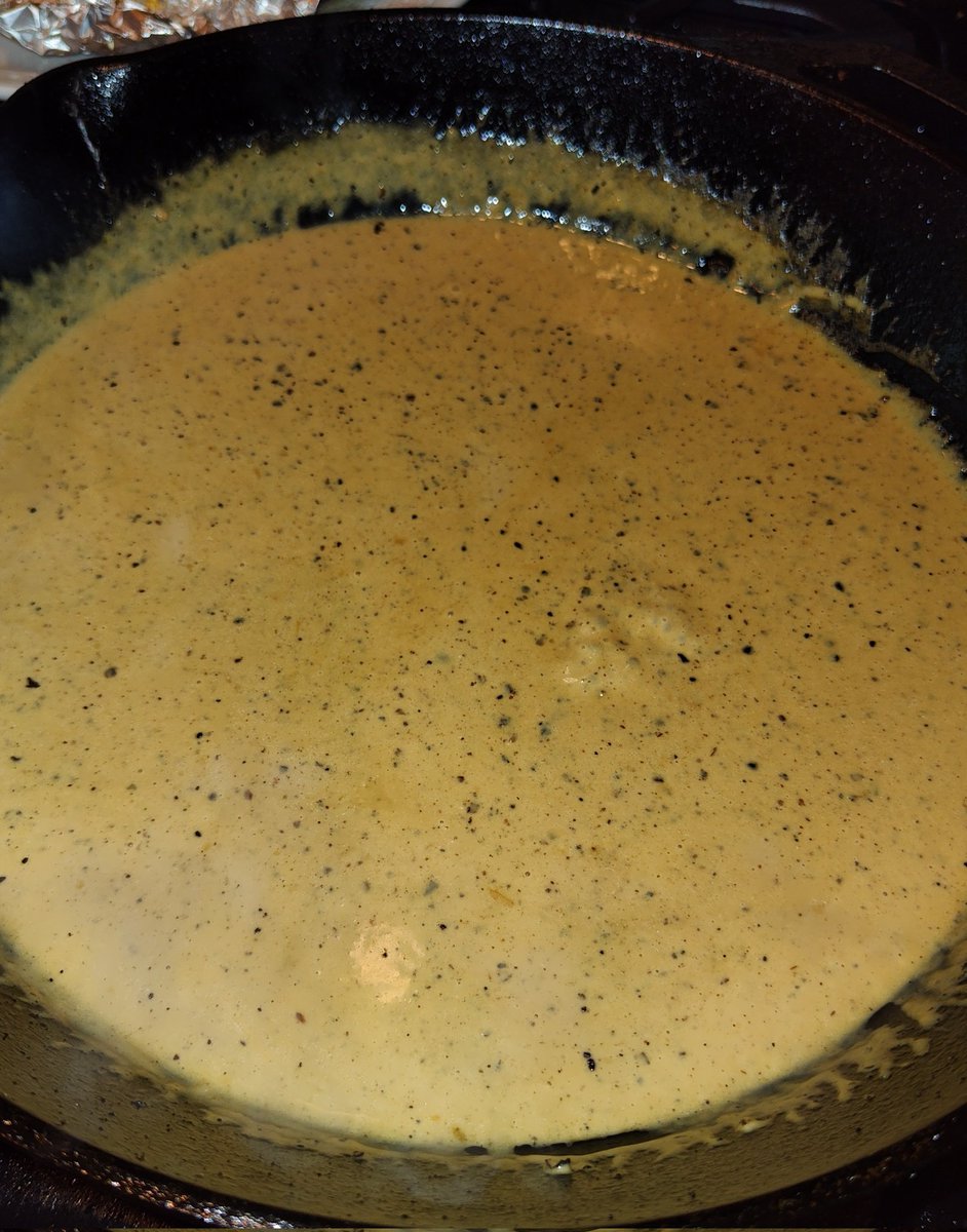 Autotrix24's tweet image. I really like my Brandy Peppercorn Sauce! I knew I wanted to make it with breaded Chicken. Roasted Baby Redskins and Asparagus completed this delicious dinner along with Sourdough bread from my neighbor Jen!
This was really good tonight, 
#ChefSteve 👩🏻‍🍳✌🏻💜
open.spotify.com/track/24dotUzO…