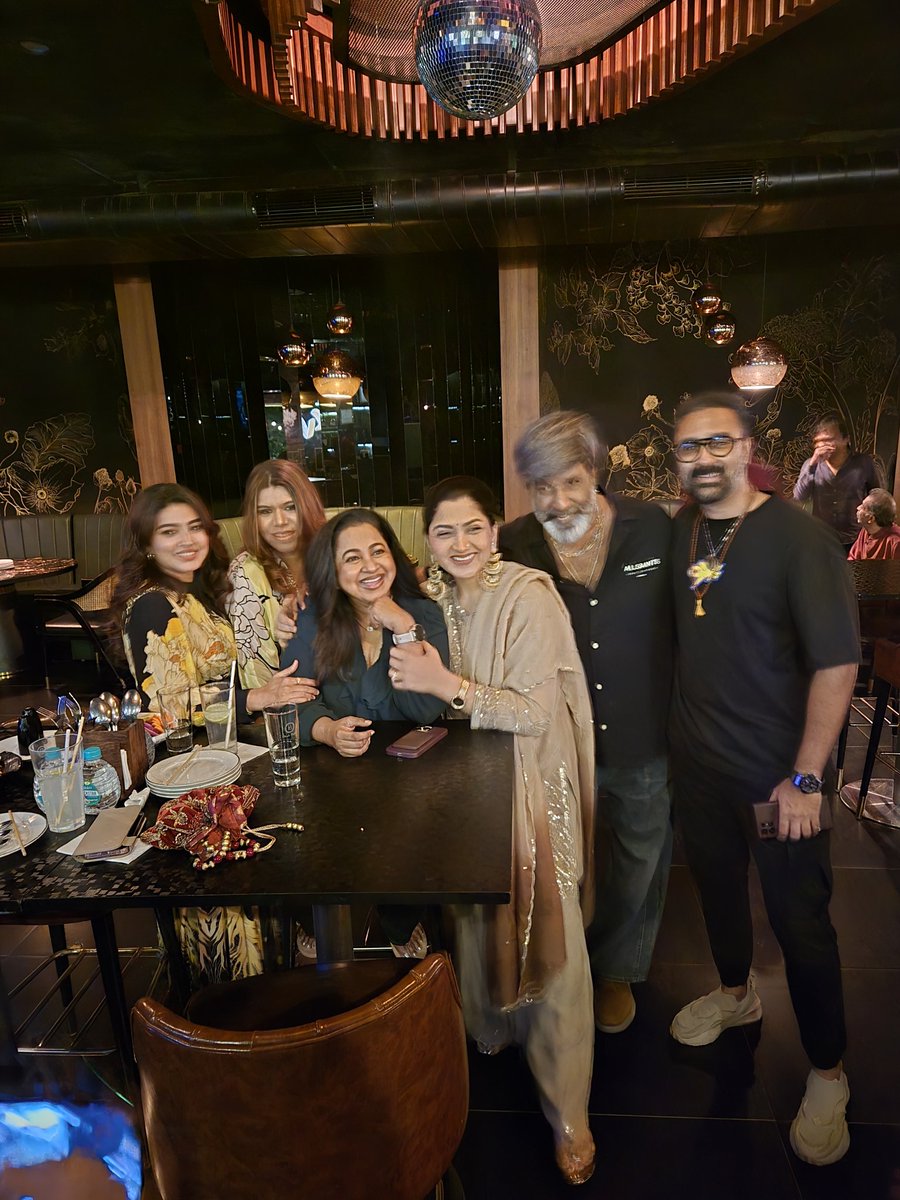 khushsundar's tweet photo. ❤️❤️❤️ https://t.co/ZBIejKRh7i
