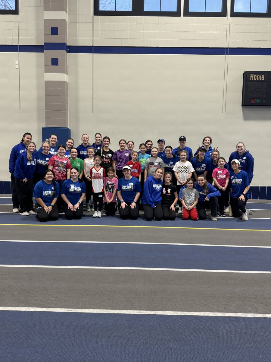 Illinois College SB tweet media