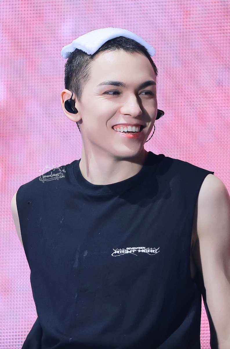 i really love how confident and free vernon seems now with his new haircut, this energy he’s giving off is really fun to see and i’m happy for him and this new era 🤍