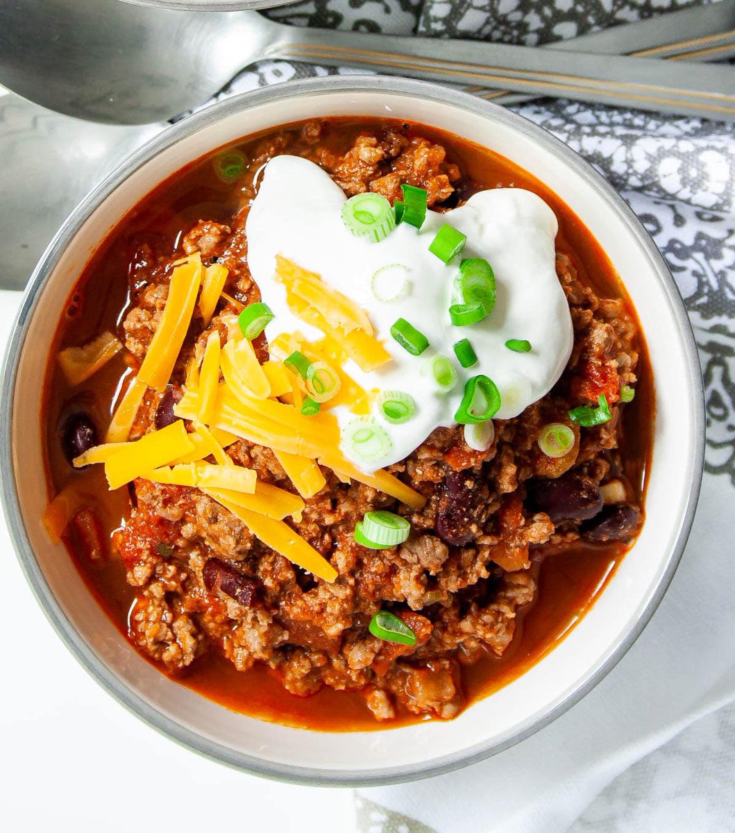 _we_love_food's tweet photo. Does Sour Cream belong in Chili? https://t.co/AhDWoJAAtW