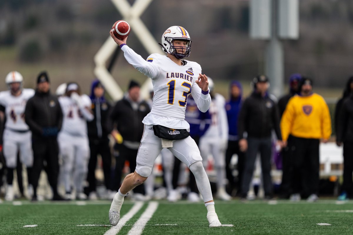 JDunk12's tweet image. BREAKING: Canadian QB Taylor Elgersma accepts invite to Senior Bowl, marquee all-star game in NFL Draft process

3downnation.com/2025/01/22/can…

#Laurier #GoldenHawks #OUA #USports #NFL #NFLDraft