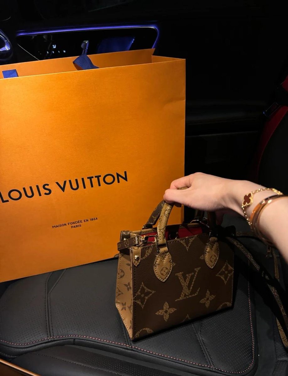 Adeline_dssh's tweet image. 在庫切れだったバッグを購入しました。