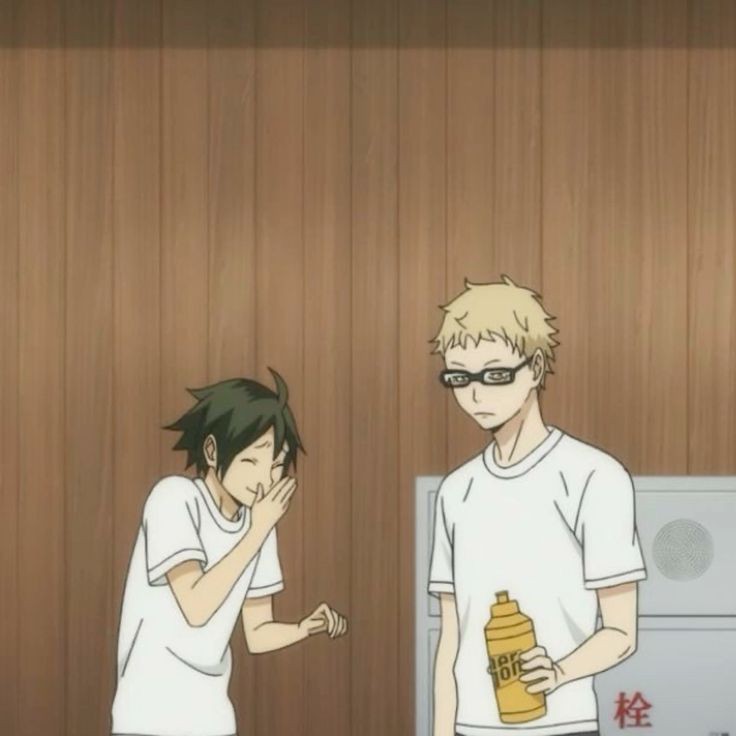 #haikyuu #tsukkiyama Mini au!!!

Donde a sus ojos, yamaguchi se veía igualito a una frutillita y eso no podía causarle aún más ternura a Tsuki.

O donde 

Kei acababa de decirle a Tadashi que se veía realmente lindo, las palabras escaparon de su boca pero con total sinceridad.