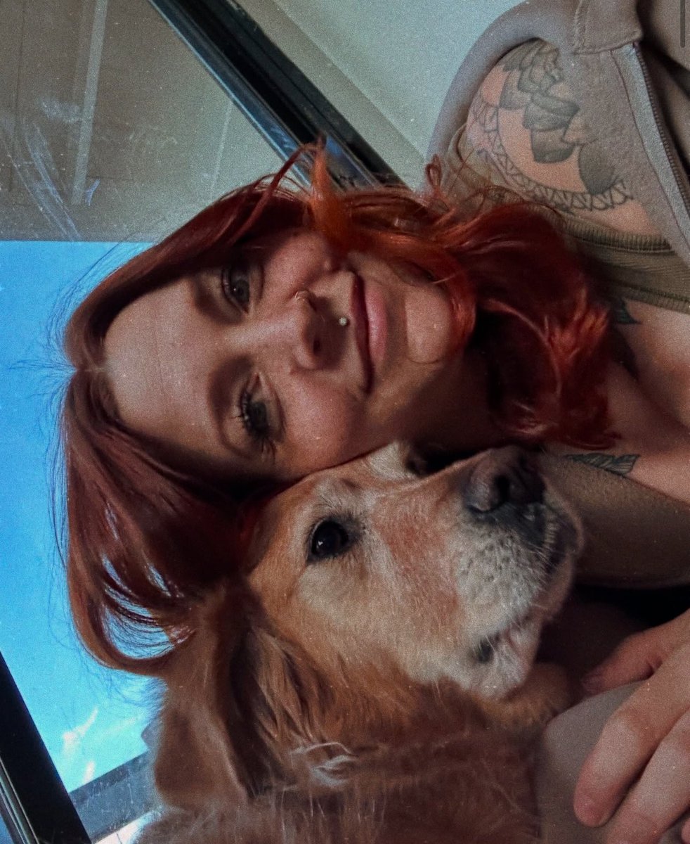 supGaiah's tweet photo. Olive & Eve: my barky chaos squad 🐾💜 They don’t eat my snacks, but they sure interrupt my streams! Eve sprints over every time I scream at a horror game—my emotional support heckler 😂 #DogMomEnergy #StreamerLife #KickFam #LupusWarrior #TwitchDogs #BarkSquad https://t.co/CtH6JhmhXg