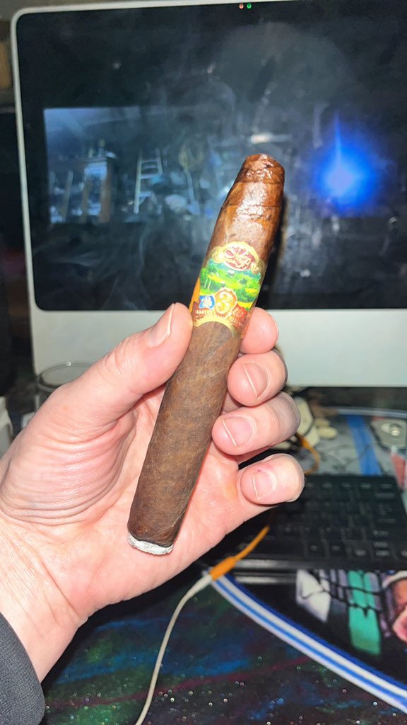 Cigar Guy tweet media