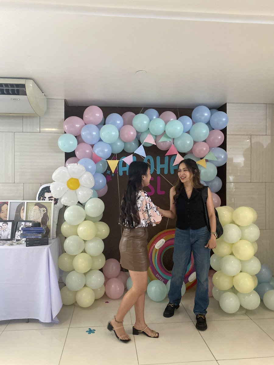 DxJonaxx's tweet photo. HAPPY BIRTHDAY ATE J! LOVE U SO MUCHIE🥹❤️‍🩹 https://t.co/fjsA8MYeFo