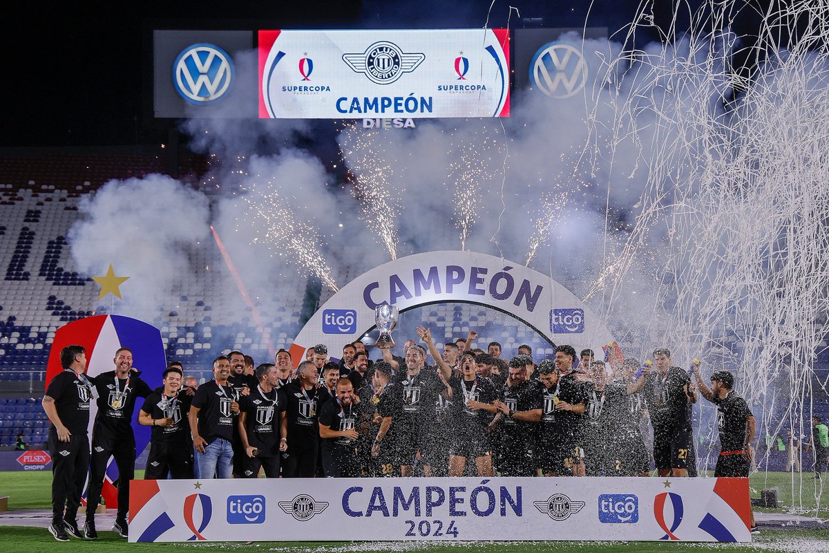 ¡La #FinalDeCampeones ⚽ es para el Gumarelo!

📷 <a href="/Libertad_Guma/">Club Libertad</a> y el momento esperado. ¡Campeones de una nueva edición de la #SuperCopaAPF 🏆!

A su presidente, sus directivos, jugadores, integrantes del cuerpo técnico e hinchas, ¡muchas felicidades! 🙌🎉