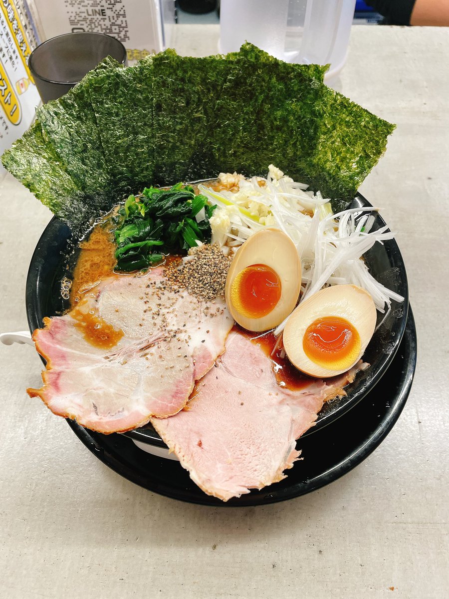 先日、友人夫婦がやってるラーメン食べに行ってきました🍜✨
すっごく美味しかった😍✨❣️❣️
ペロリと食べてしまった🤤

遠くてなかなか行けないけど、また食べ行くねぇ💓
お近くの方は是非行ってみてください🤗

<a href="/Z5cgpi1dlIg7Vck/">0000</a> 

#熊谷 #熊谷グルメ
#吉祥寺武蔵家 
#ラーメン