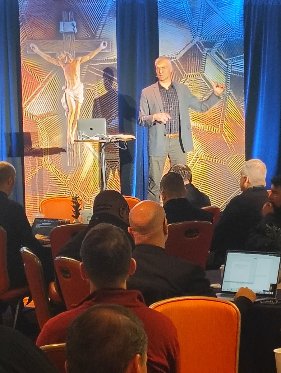 ec_catholic's tweet image. What a start to the #PriestsforanApostolicAge Conference! 🙌🔥

From opening mass, to powerful talks from @CatholicsLead and @jsimon_ec, to small group discussion . . . each moment has been a gift. Please continue to pray for the priests in attendance the rest of the week!