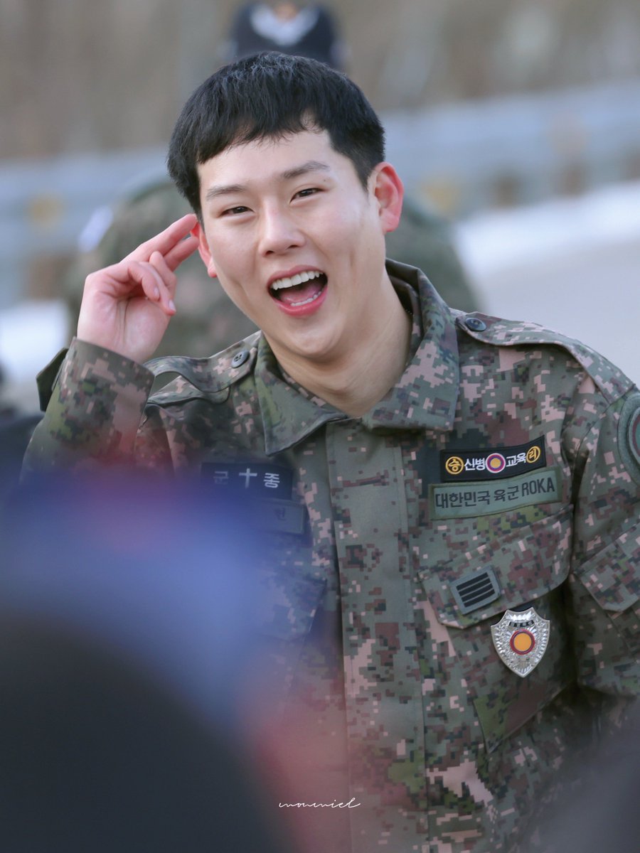 250123 #주헌 #JOOHONEY

전역 기념 밤톨 꾸꾸까까 ㅋㅋ ♡