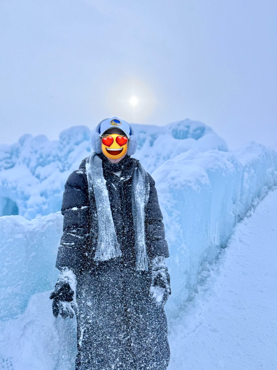 TamforRants's tweet photo. Happy kid yarn 😍😍 #IceCastle #ColoradoSprings https://t.co/ayHcnvDsKH