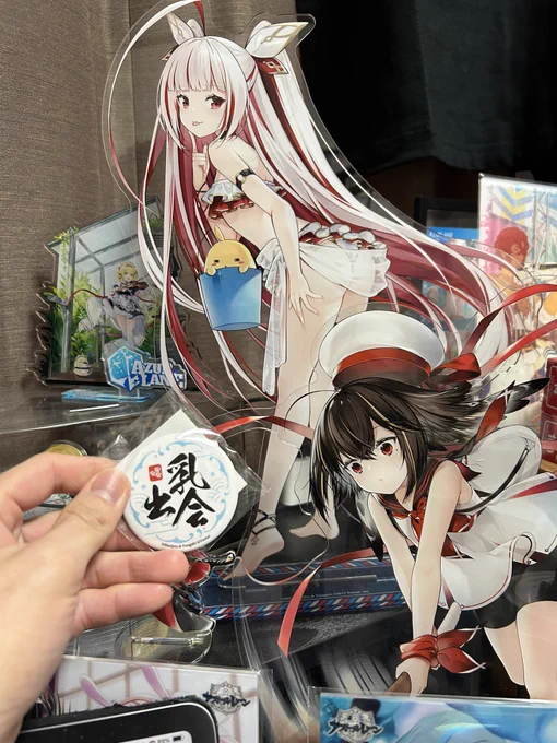 乳出会缶バッジも同梱されてた 