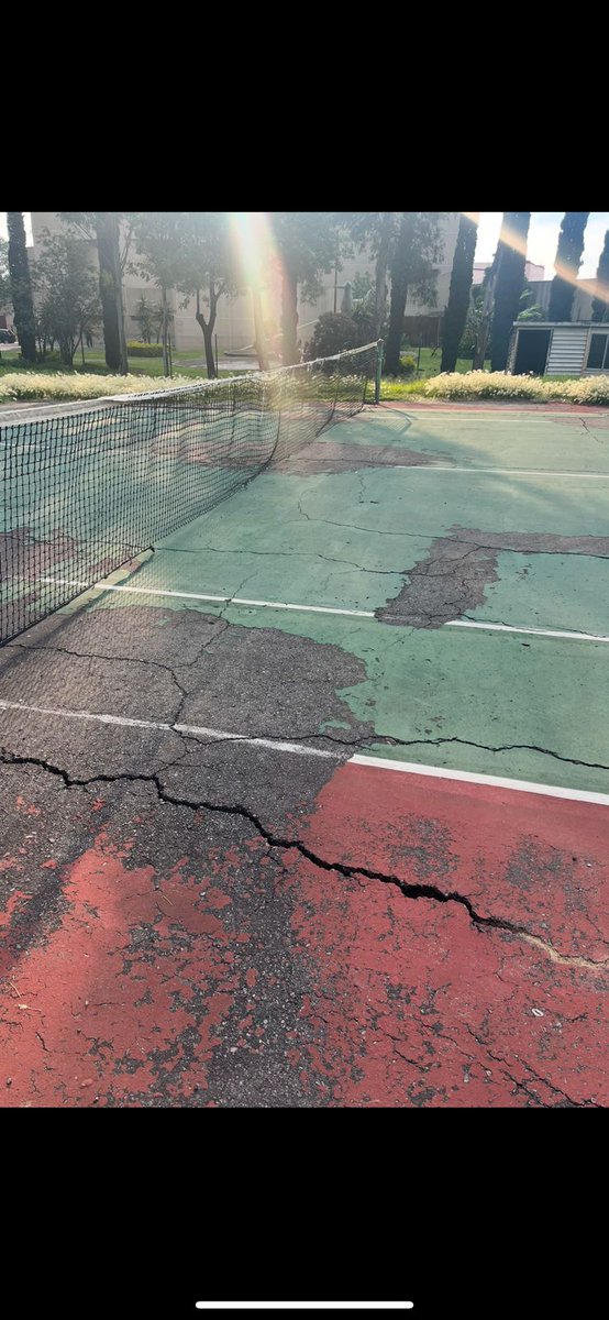 Maupremier's tweet photo. @ipn_sad @IPN_MX @ipndeportes Y las demás disciplinas olvidadas, miren las condiciones en que están las canchas de tenis https://t.co/sLcrhqJQf4