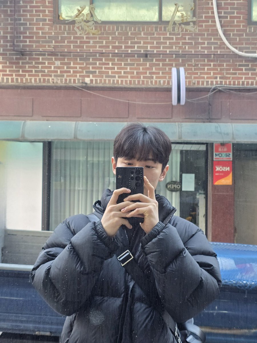 zzallang58's tweet photo. 겨울이 퍼컬인 녜떤남자..... https://t.co/0u0O2qe49b