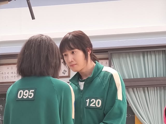 パク・ソンフン直筆サイン入り2Lサイズ写真…イカゲーム