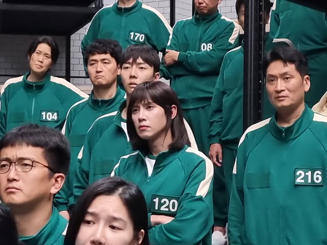 パク・ソンフン直筆サイン入り2Lサイズ写真…イカゲーム