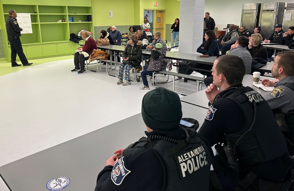 AlexVAPDChief's tweet image. Thank you to the residents who shared their feedback on public safety during my third community listening session &amp;amp; the @williamramsayes  translators for making it accessible to all. Your input is  critical as we co-create a public safety plan for our city. #onealexandria #oneapd