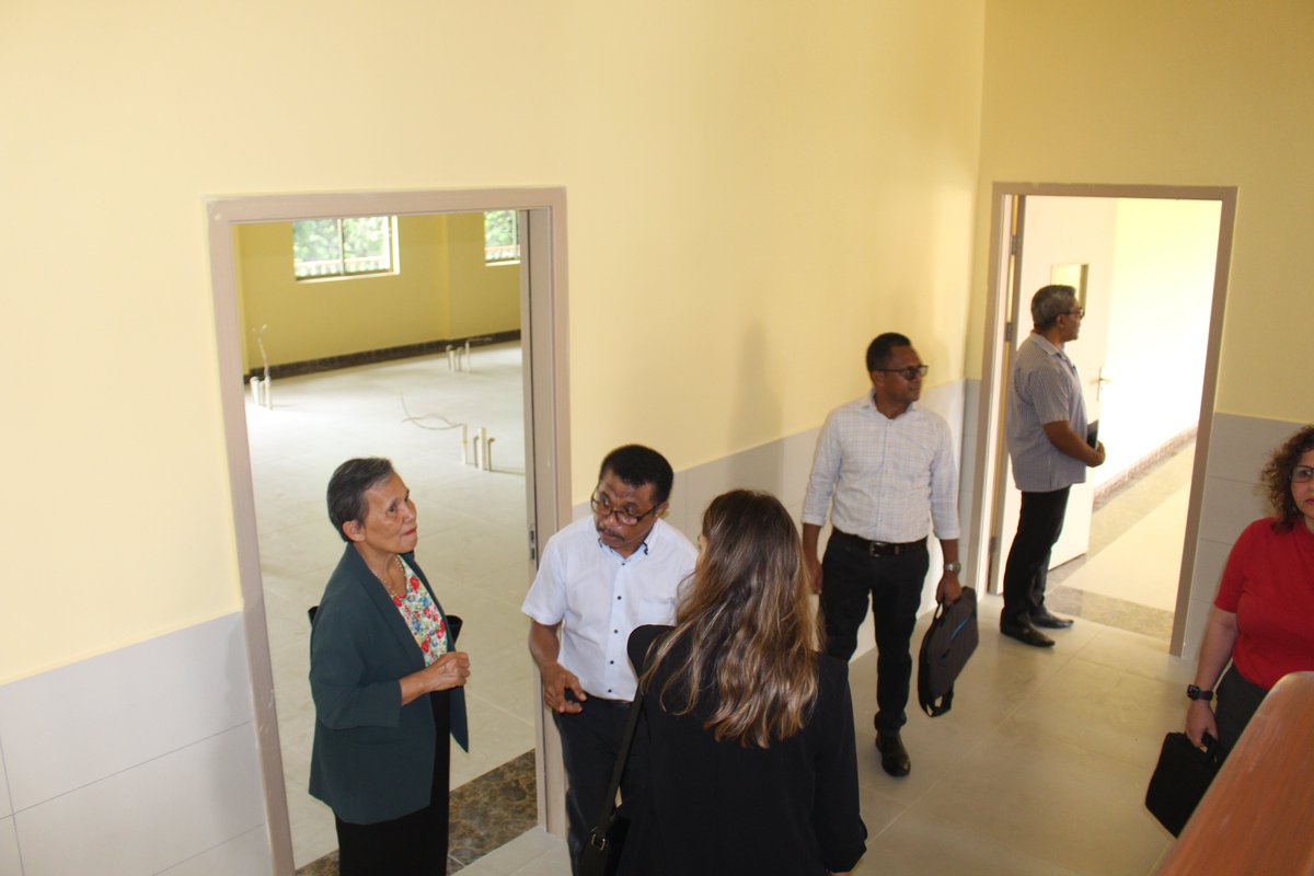 FFspdd's tweet image. Reunião konaba Projeto “Escola RAIZ” entre membro equipa Universidade Católica Timorense (UCT) ho Diretor Geral do Ensino Superior, Dra. Maria Filomena Lay ho Equipa iha UCT, Balide (22/01/2025).