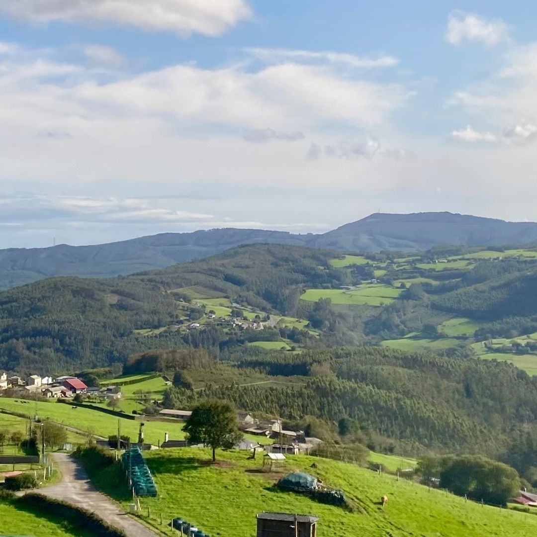 GoCorps's tweet image. "A glimpse of the beautiful Spanish countryside." -Megan, Goer Class of 2023, Community Development Track

Do you want views like these? Change your address after college and join the work God is doing around the world by using your degree to make a difference.