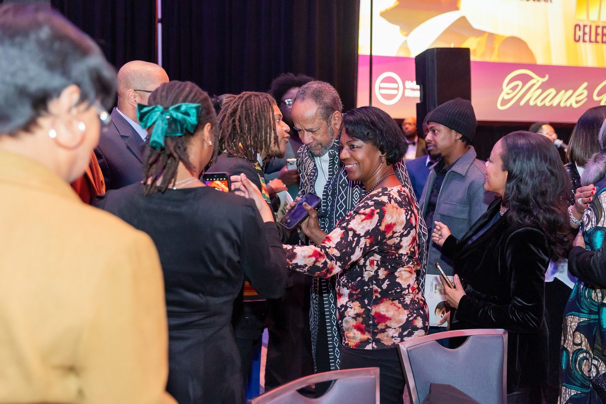 Tim Reid affirmed words are a powerful reminder that representation matters during his speech at the 41st Annual MLK Community Leaders Awards Dinner. To the next generation: your stories, your voice, and your creativity can change the world.

Event Recap: ulhr.org/mlk-awards/
