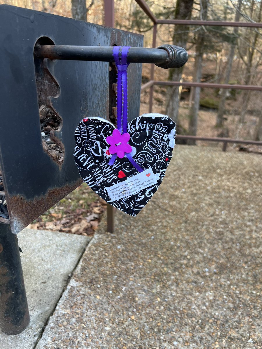 ChiefPhyllisAnn's tweet photo. Bringing smiles one quilted heart at a time. I leave these hearts that I make in my travels and community.  I started this act April 2024 w/ a quilter friend and together we’ve left over 600 hearts. https://t.co/42Aqr03dpi