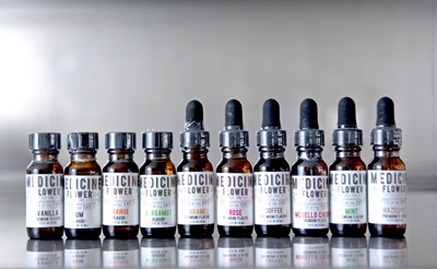 保存料、着色料、添加物不使用の「Medicin Flower / メディシンフラワー」スイーツ、チョコレート、ドリンクなどに欠かせないフレイバーです。１番人気はバニラですが、様々なフレイバーを取り揃えております。
livinglifemarketplace.com/shopbrand/ct88/
▲Medicin Flower / メディシンフラワー