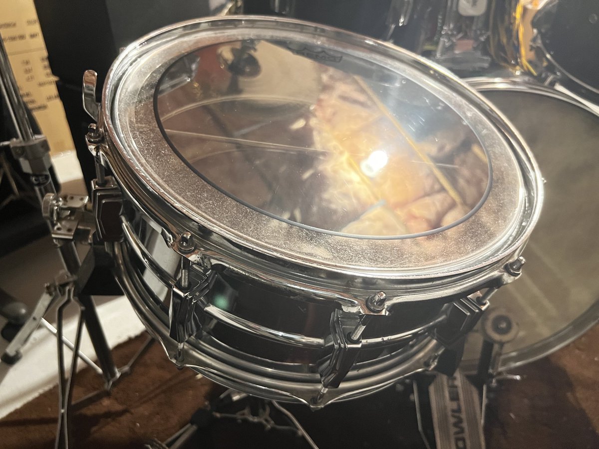 I’ve already mentioned the #Remo head on my #LudwigdrumsHQ snare was on its way out. Lasted over 15 years and it was used when I got it. Sure, it wasn’t played every day but was played A LOT…and hard. Put another #Remo Pinstripe on it tonight. Here’s to another 15+ years. 🥁