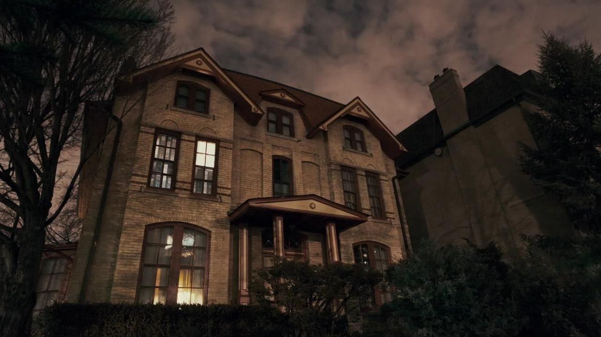 What a weird looking house. Would be a shame if the flimsy locks on the front doors and windows weren’t replaced.