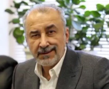 بماند به یادگار
درویش بی ناموس بعد از بازی تراکتور مربی رو اعلام خواهد کرد
کریم باقری هم در این خیانت شریک است از اول هم گفتم اگه کریم قبول کرد بعد از دو بازی رو نیمکت بشینه یعنی تو زمین درویش بازی کرده
