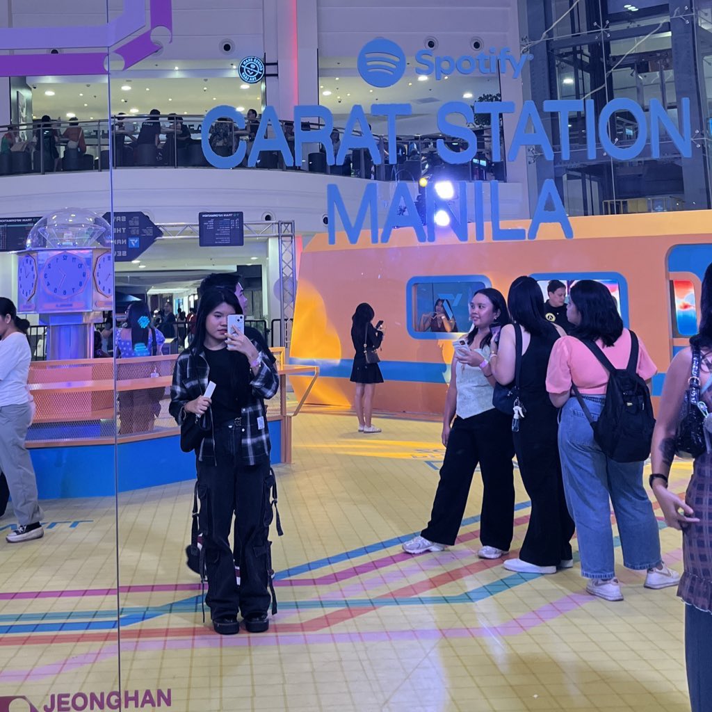 S1NGH00N's tweet photo. got to attend the carat station last Jan. 19, 2025 !!

we actually attempted to get into the event twice. the first pic was from day 1 and the rest are from day 3 https://t.co/BUs2Doaxjd