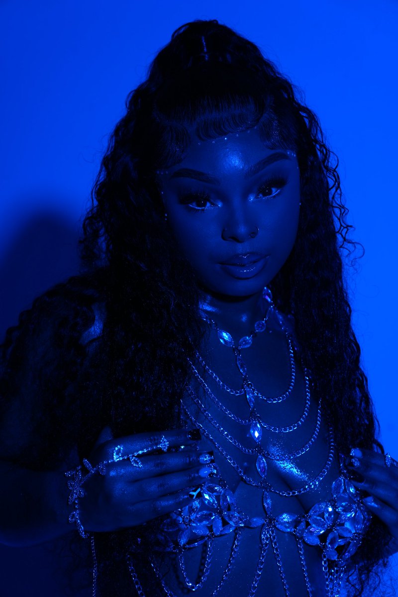 TaeeDaProducer 📸 Shot By. tweet media