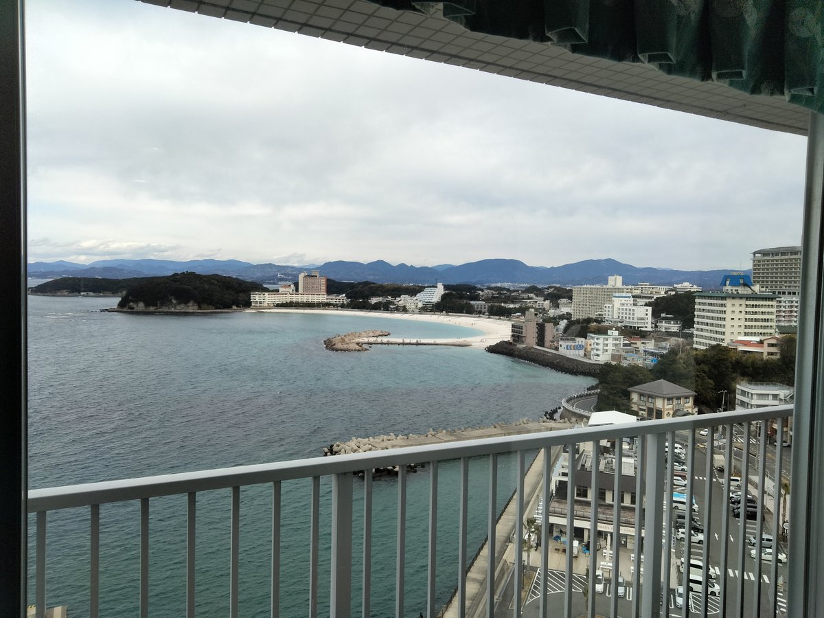 Moteur… Action !
Ça tourne à Shirahama, Osaka, Tokyo…
C'est pour quoi ?
Réponse en février ! (Indice: ce n'est pas pour la télé japonaise)
久々のTV取材が日々続いています。
密着みたいですね。
２月に発表！（ヒント：今回は日本のTVではございません）