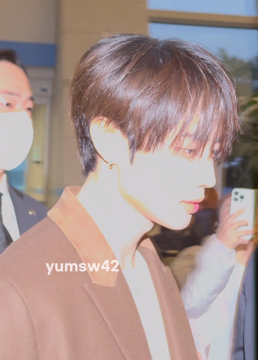 250122 ICN 출국 #선우

떤자님.....................♥

#더보이즈 #선우 #THEBOYZ #SUNWOO