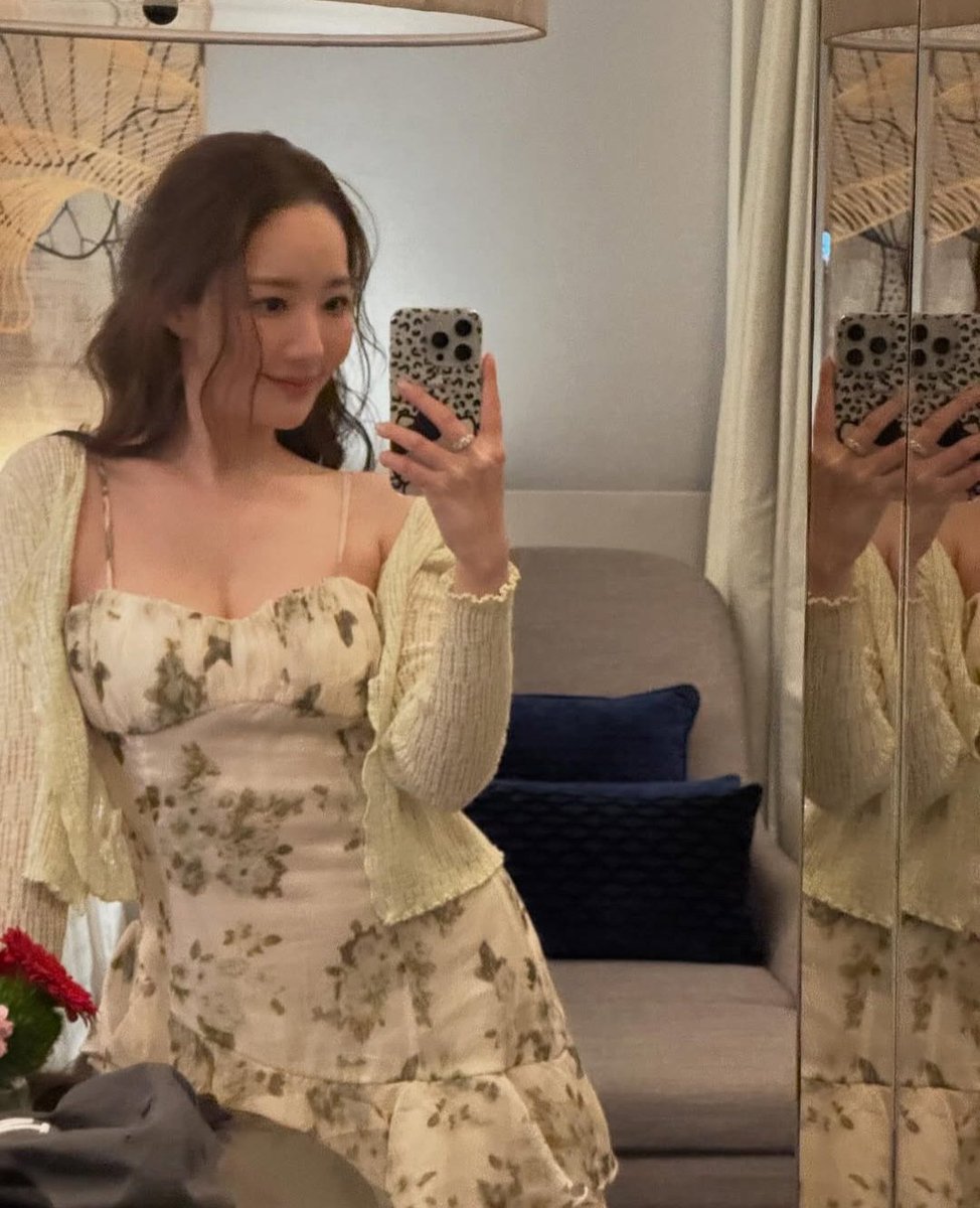 If reverse engineering gets into human form....😍
#ParkMinYoung #박민영