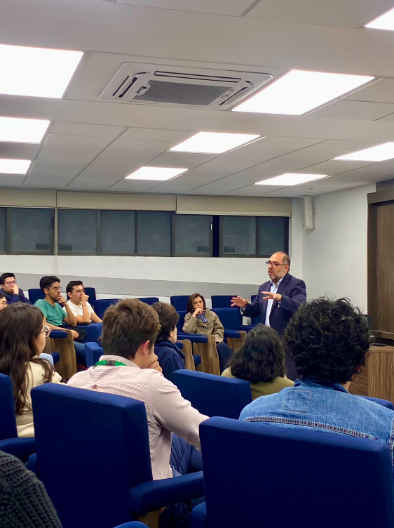 🎉 ¡Bienvenidos panteras 🐾

Les deseamos mucho éxito: aprendan, conecten y aprovechen todo lo que Posgrados ofrece. 📚✨

¡Vamos por un ciclo lleno de retos y logros! 💪

#BienvenidaUP #PosgradosUP #OrgulloUP