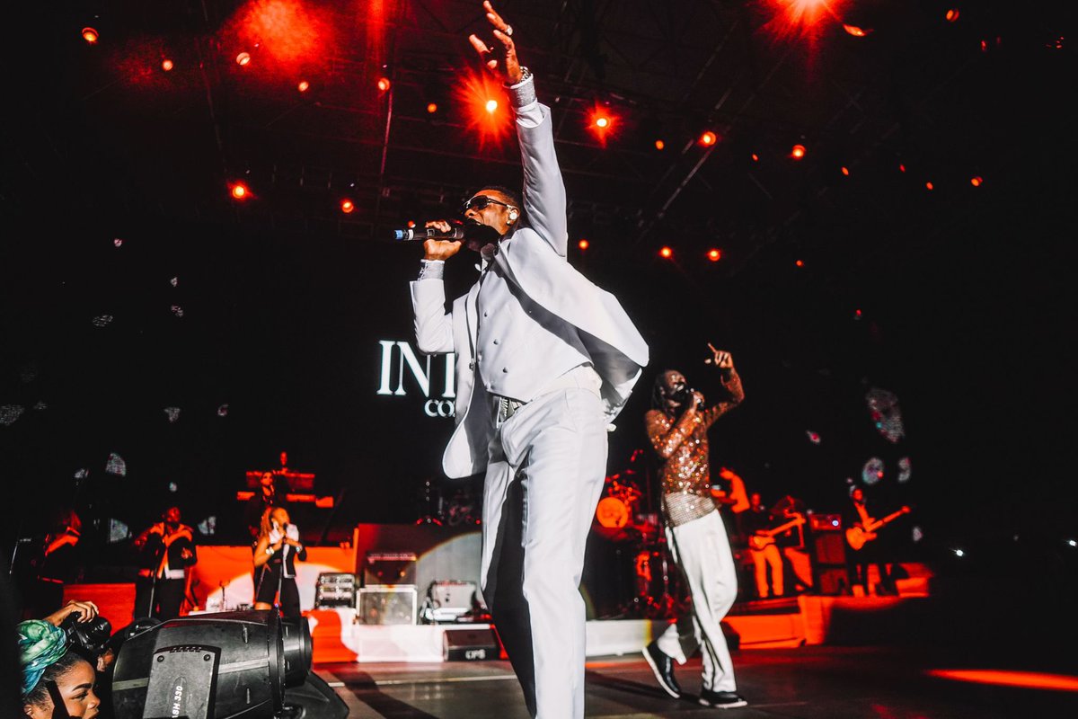 Waynewonder25's tweet photo. Being on stage comes with a feeling that I still can’t explain after all these years, but I love it! 🫶🏽

What song do you think I was performing here? 

#waynewonder #waynewondermusic https://t.co/2OwKGRt1NY