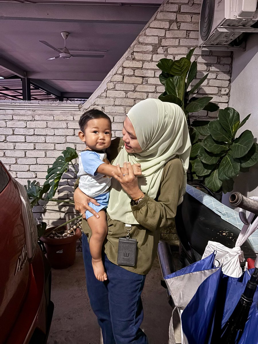 AzhaniAMN's tweet photo. @AddinMohd Happy 11 months old baby ❤️

Someone is turning one soon ! Cepatnya masa, nak setahun dah. Gigi lagi dua dah bagi salam dah tu, lagi sedap mengigit. Kaki pun dah dapat sikit2. Berlari la lepas ni.
Yang pasti semua jenis binatang dia panggil macam panggil kucing 🤣

Baby 🤍 https://t.co/75QVZ3T4OS