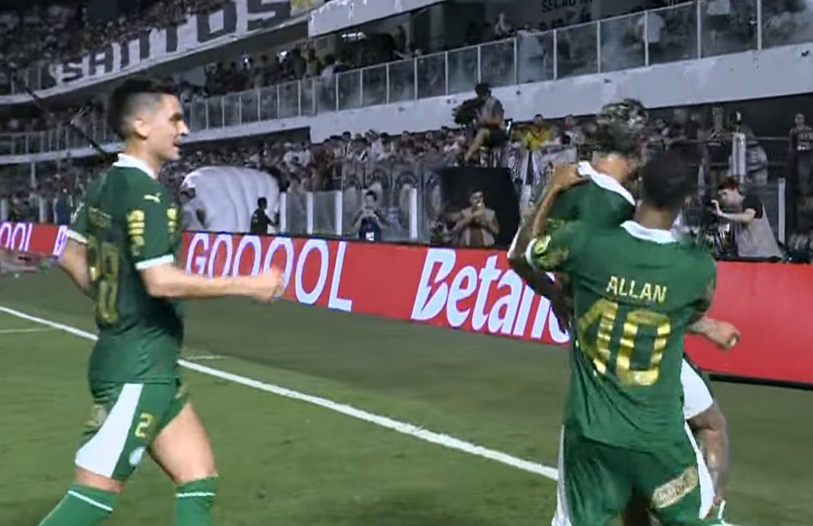 Oledobrasil's tweet photo. De todos os clássicos do Brasil, Palmeiras x Santos é o que está mais perto de perder completamente a força.

Afinal, só o Palmeiras ganha.

Isso não é rivalidade, é paternidade!
