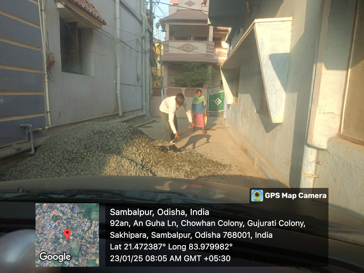 Shankar_sbp's tweet photo. @SMC_Sambalpur  Kindly look into the matter ,a person knowingly gathered construction materials at public road causing problems for the people,house located in An guha Lane infront of Saroj Panda house. https://t.co/CdnbQlngMQ