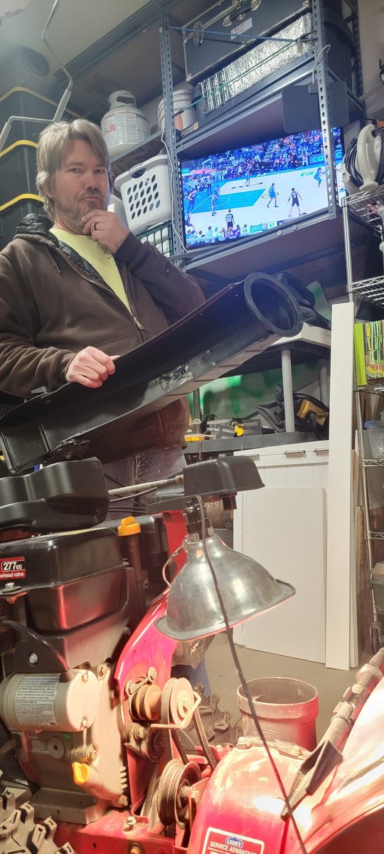 gussomer's tweet photo. Fixing the snowblower.  Needing some rookie coaching!  #utahjazz #teamiseverything #takenote    #NBAPlayoffs #NBAPlayoffs2019 #lesolsonit https://t.co/CHOAjhahl0