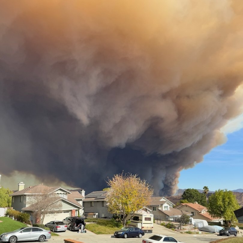 Our_Cambridge's tweet photo. Leftist fanatics deny the global cooling we all obviously feel &amp; suffer everyday.

Leftist arsonists start wild forest fires "for the environment" they claim.

For the environment, here is the new Hughes fire in Los Angeles.

#CambMA #NHpolitics #MEdem #VTdem #NHdems #MEpolitics https://t.co/rKMRvh7CCm